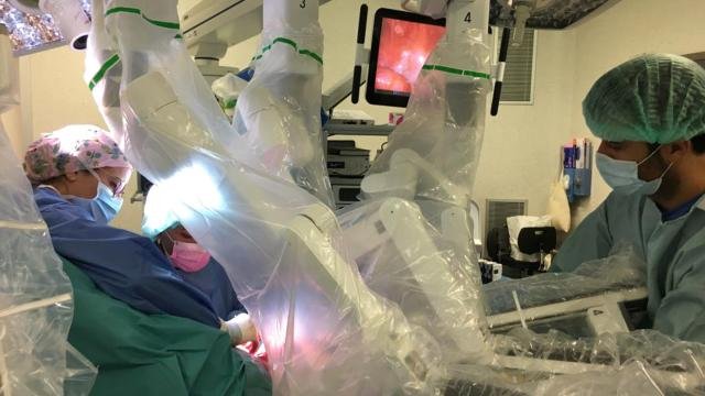Surgical team during Europe’s first robotic gender-affirming procedure at Bellvitge University Hospital